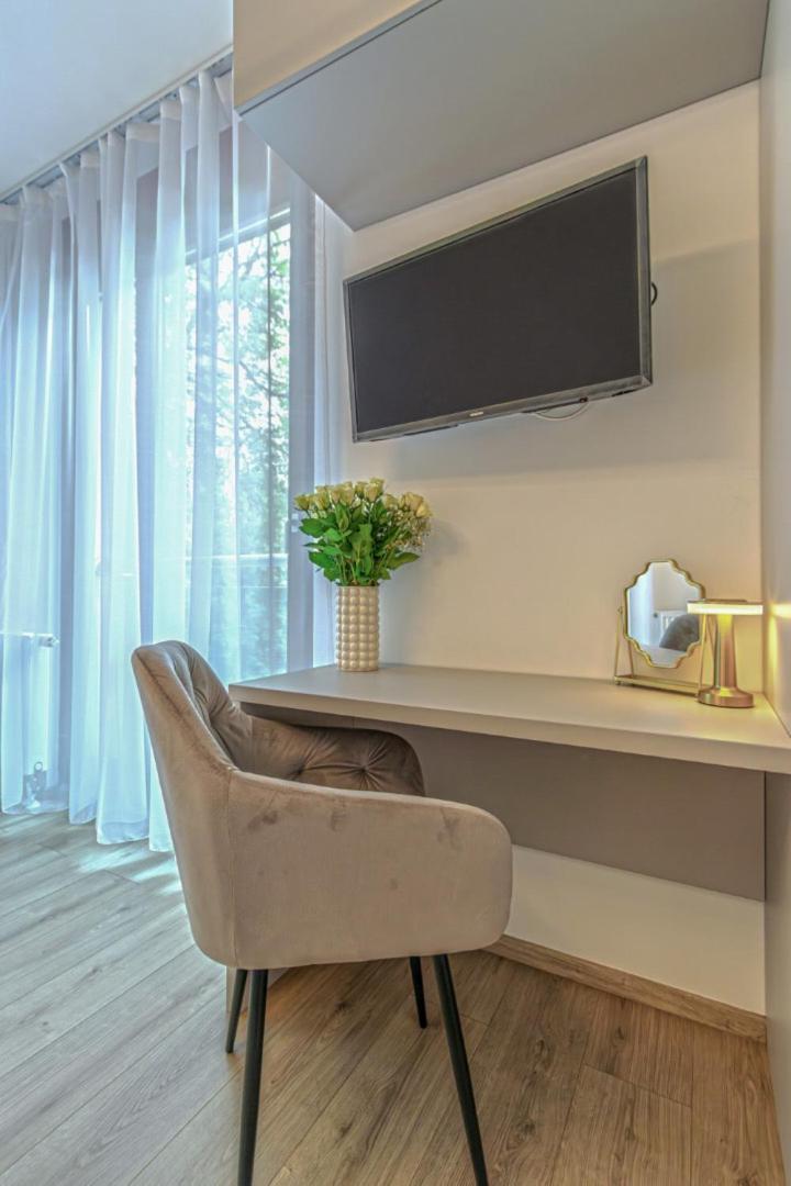 Dioro Luxury Budapest- Steps From The Danube ,free Parking Appartamento *